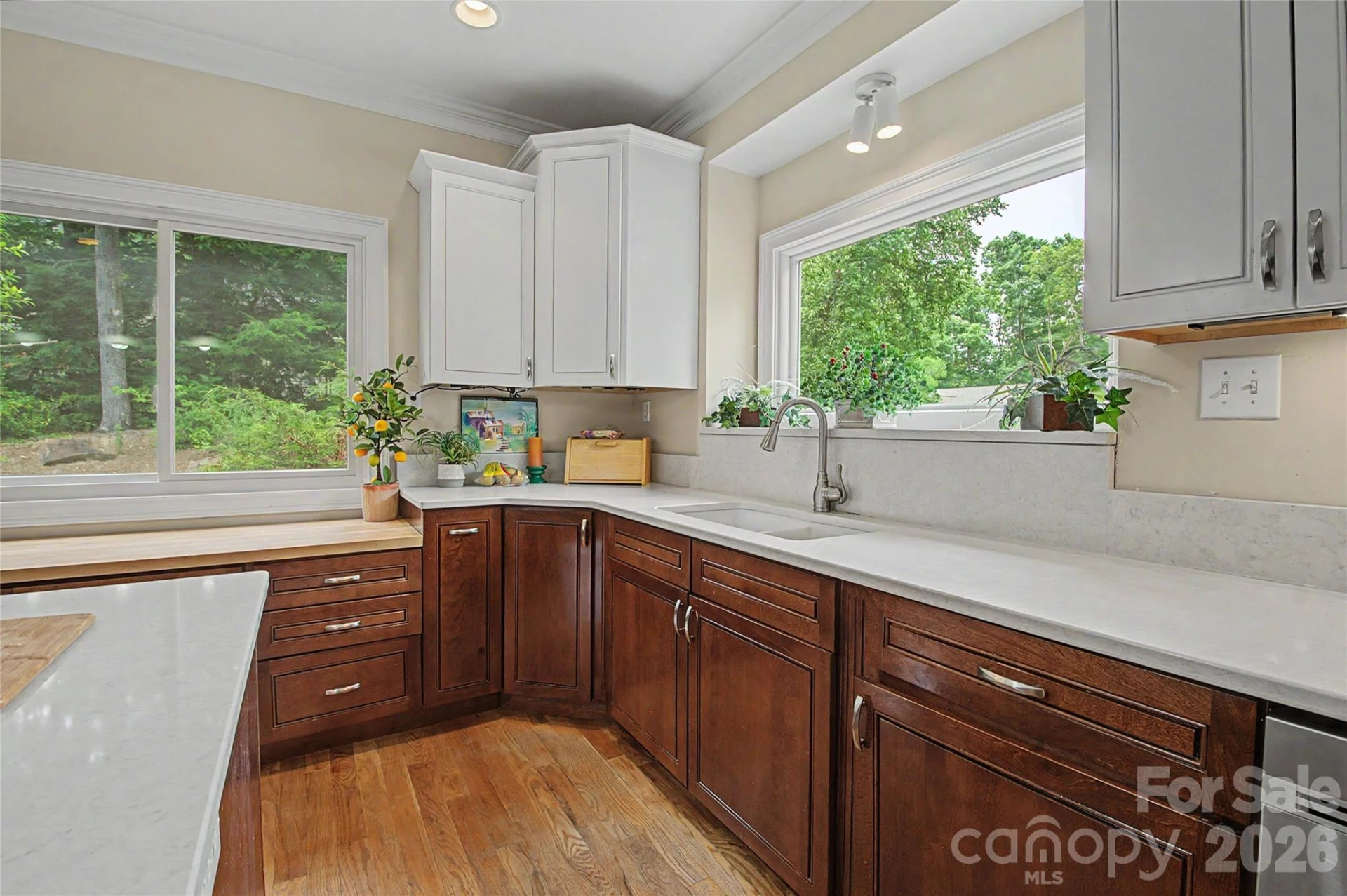 312 Benjamin Way - Photo 14