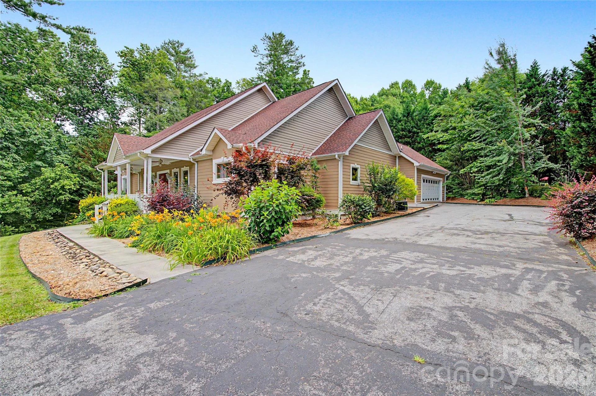 312 Benjamin Way - Photo 3
