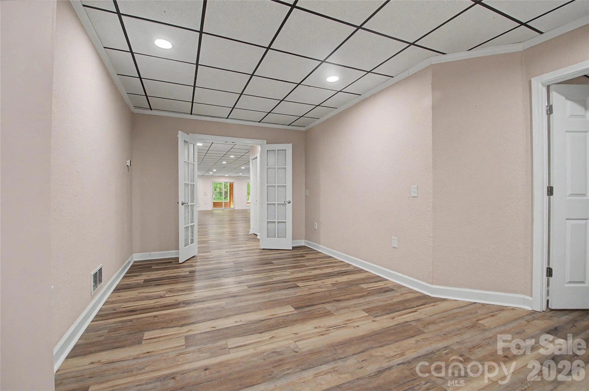 312 Benjamin Way - Photo 37