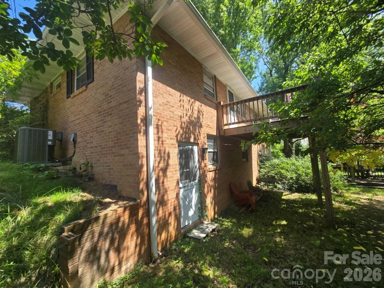 629 Willow Road - Photo 4