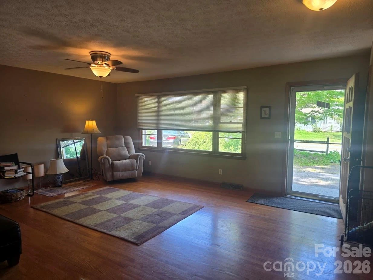 629 Willow Road - Photo 8