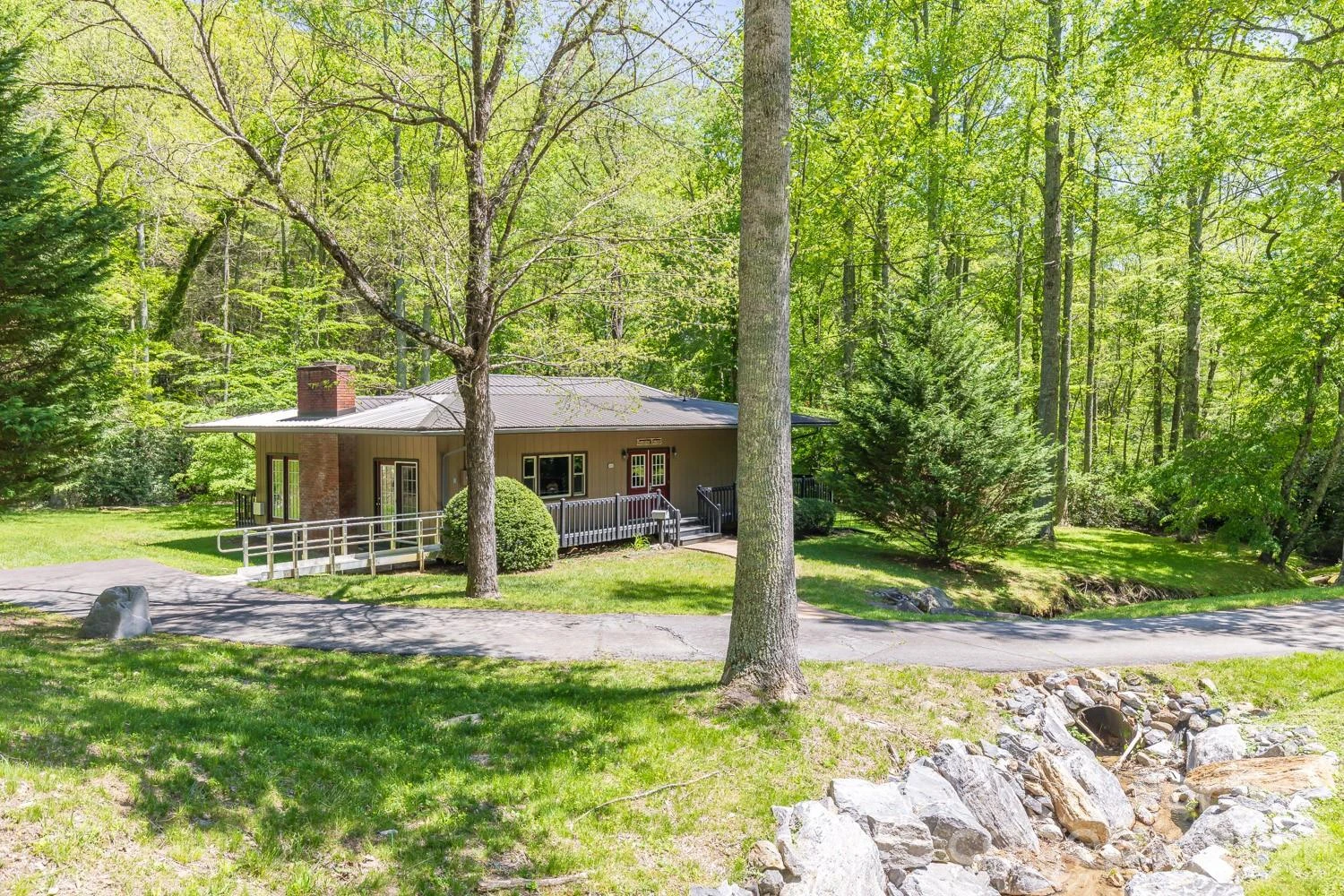 9999 Fairview Forest Drive - Photo 16