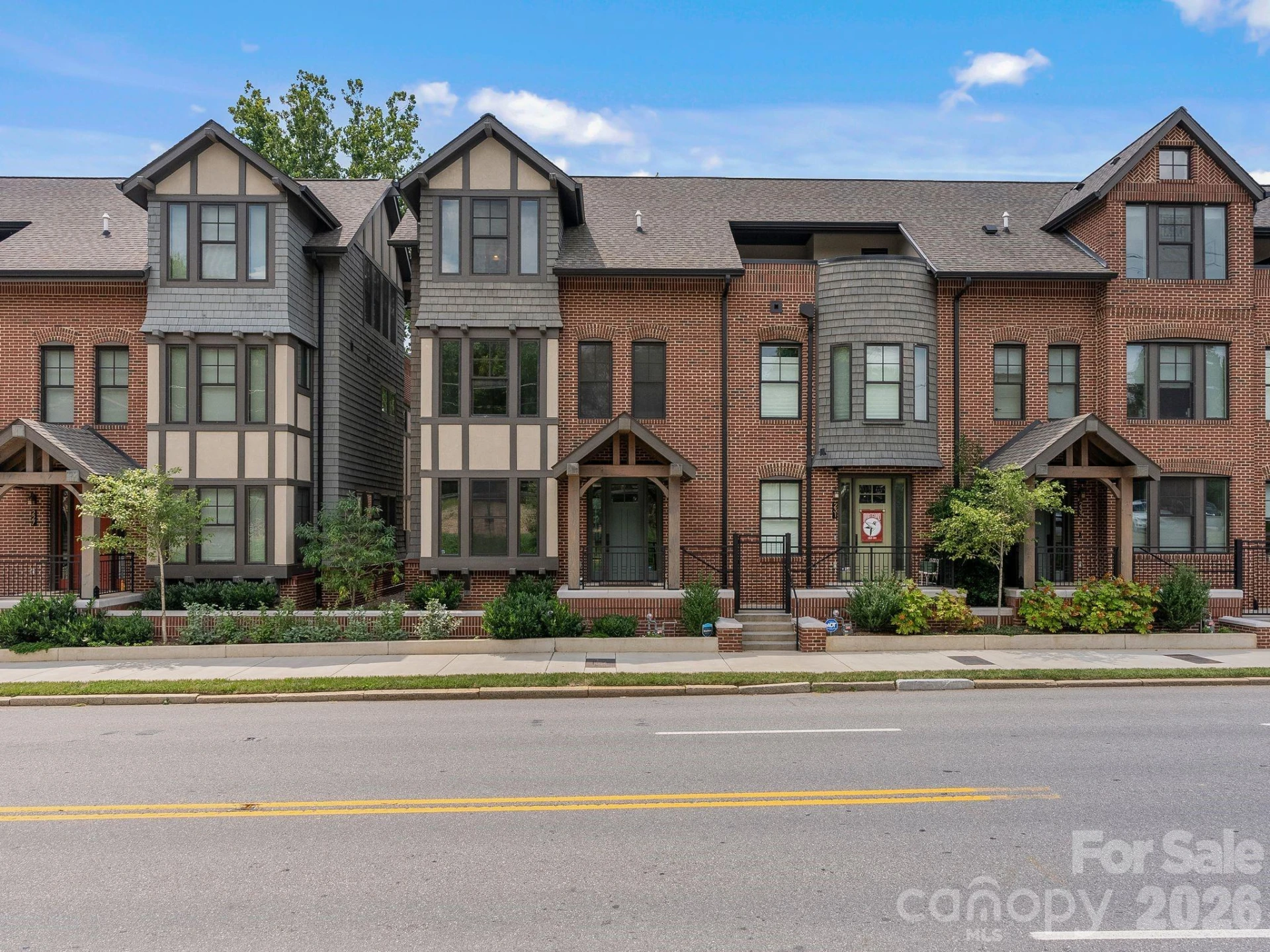 229 Broadway Street - Photo 2