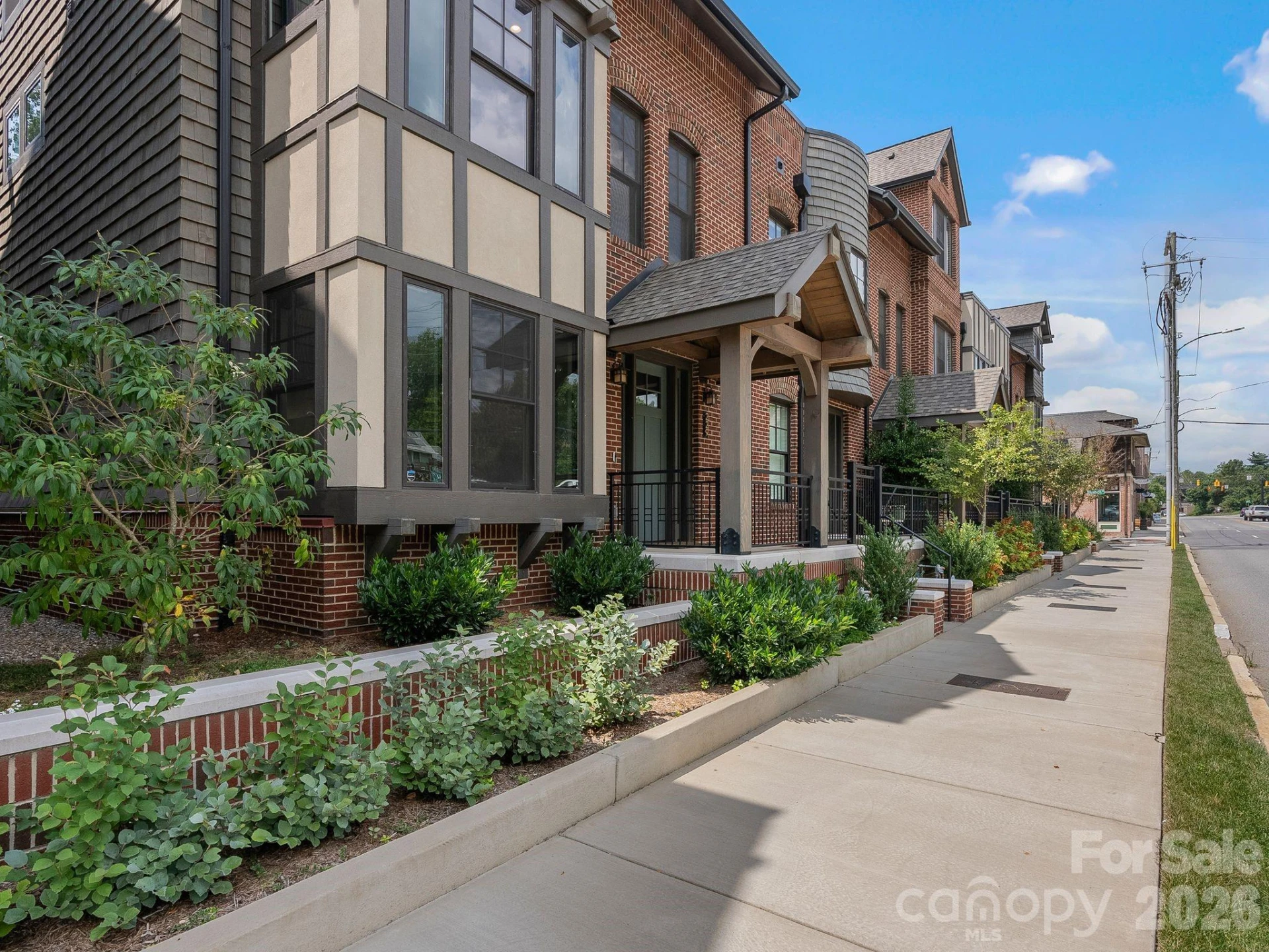 229 Broadway Street - Photo 3