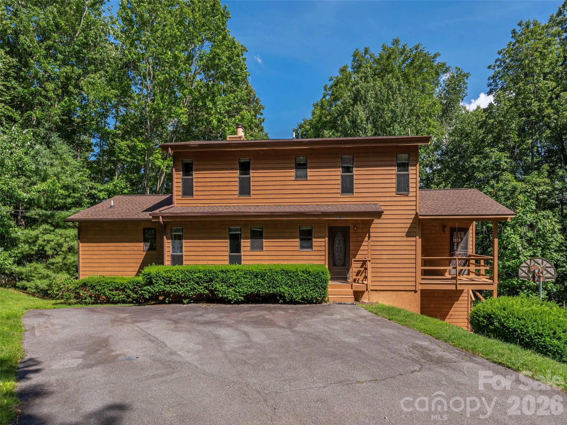 1575 Red Maple Drive - Photo 2