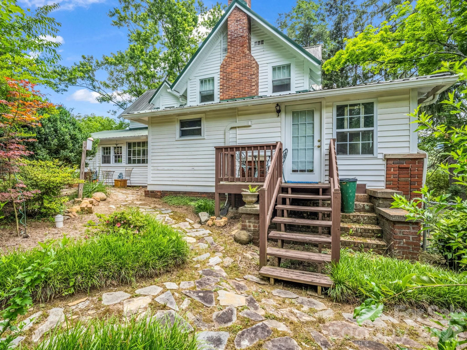 23 Sunset Drive - Photo 3