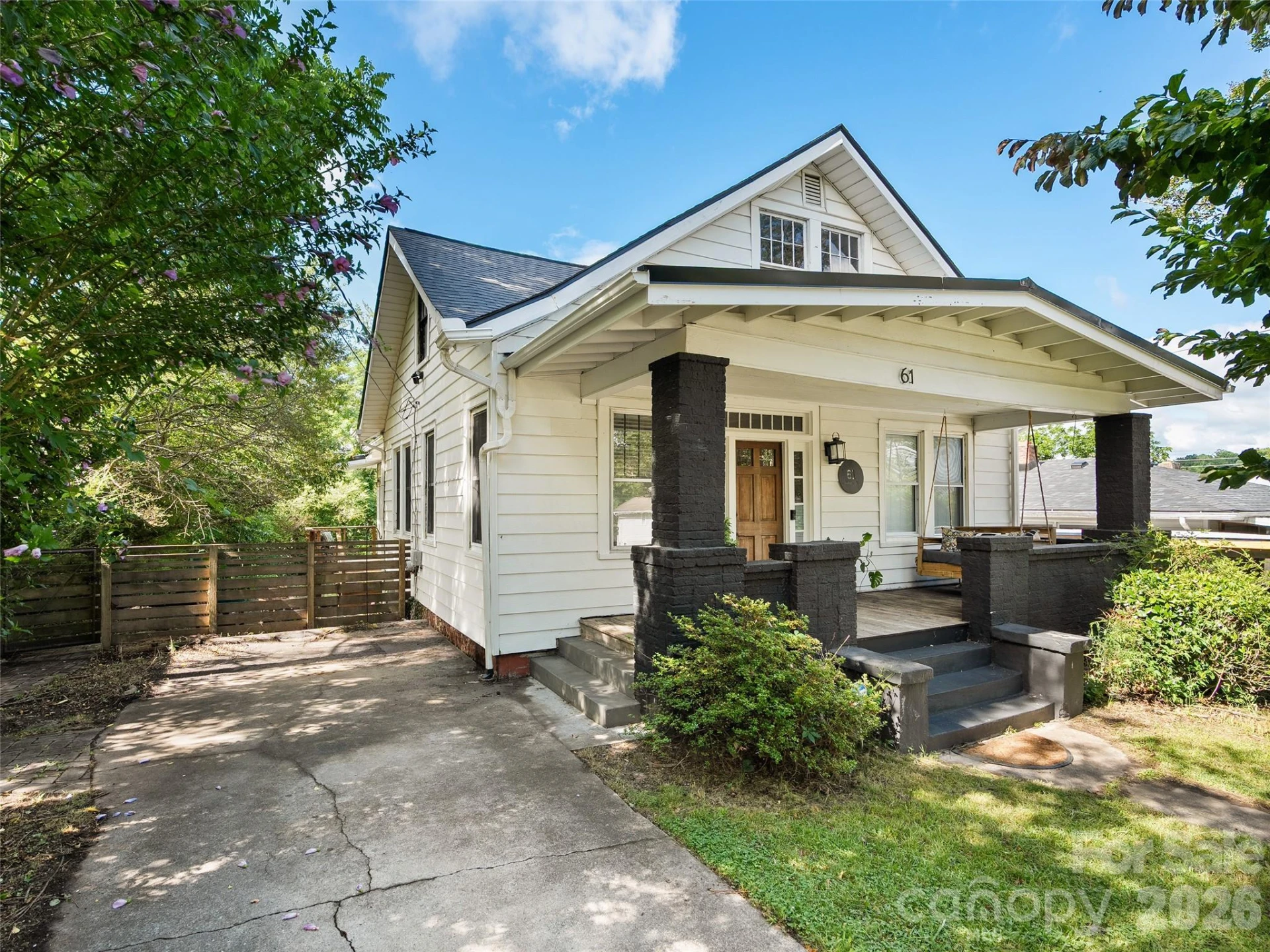 61 Walton Street - Photo 2