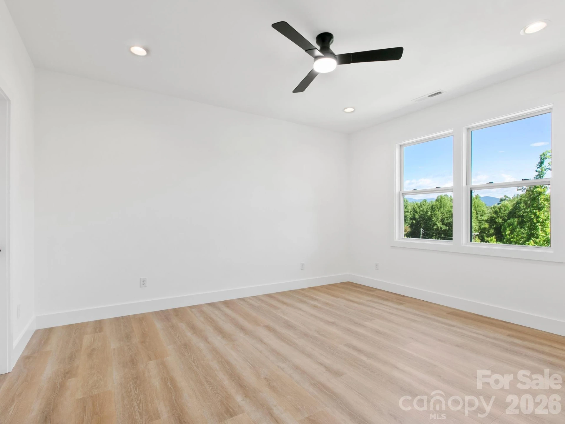 105 S Vineyard Village Drive - Photo 17
