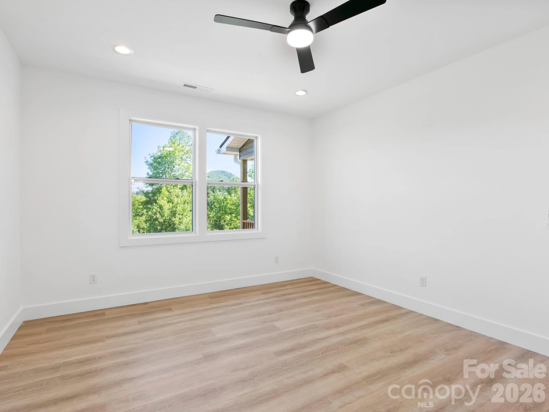 105 S Vineyard Village Drive - Photo 21