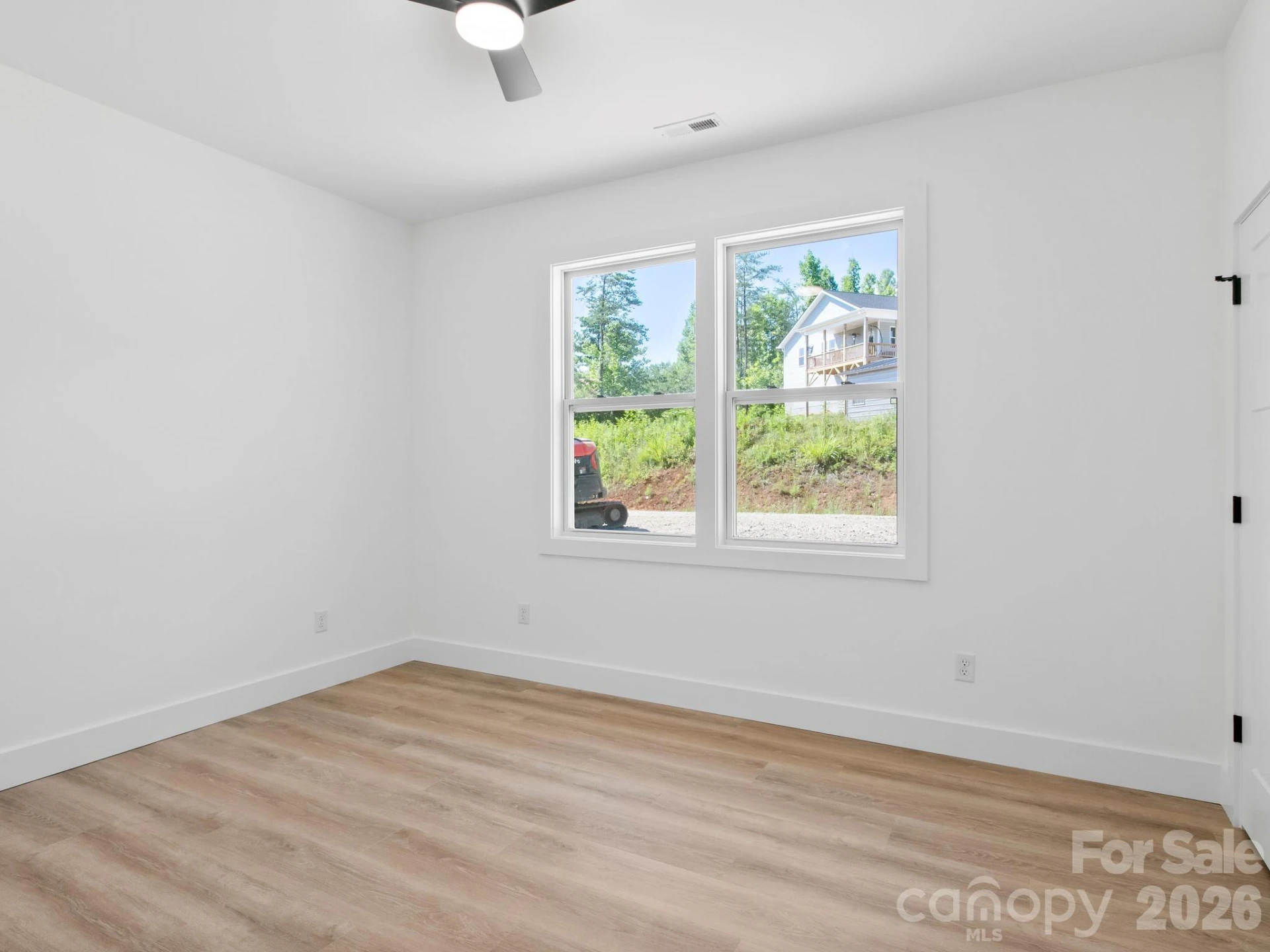 105 S Vineyard Village Drive - Photo 23