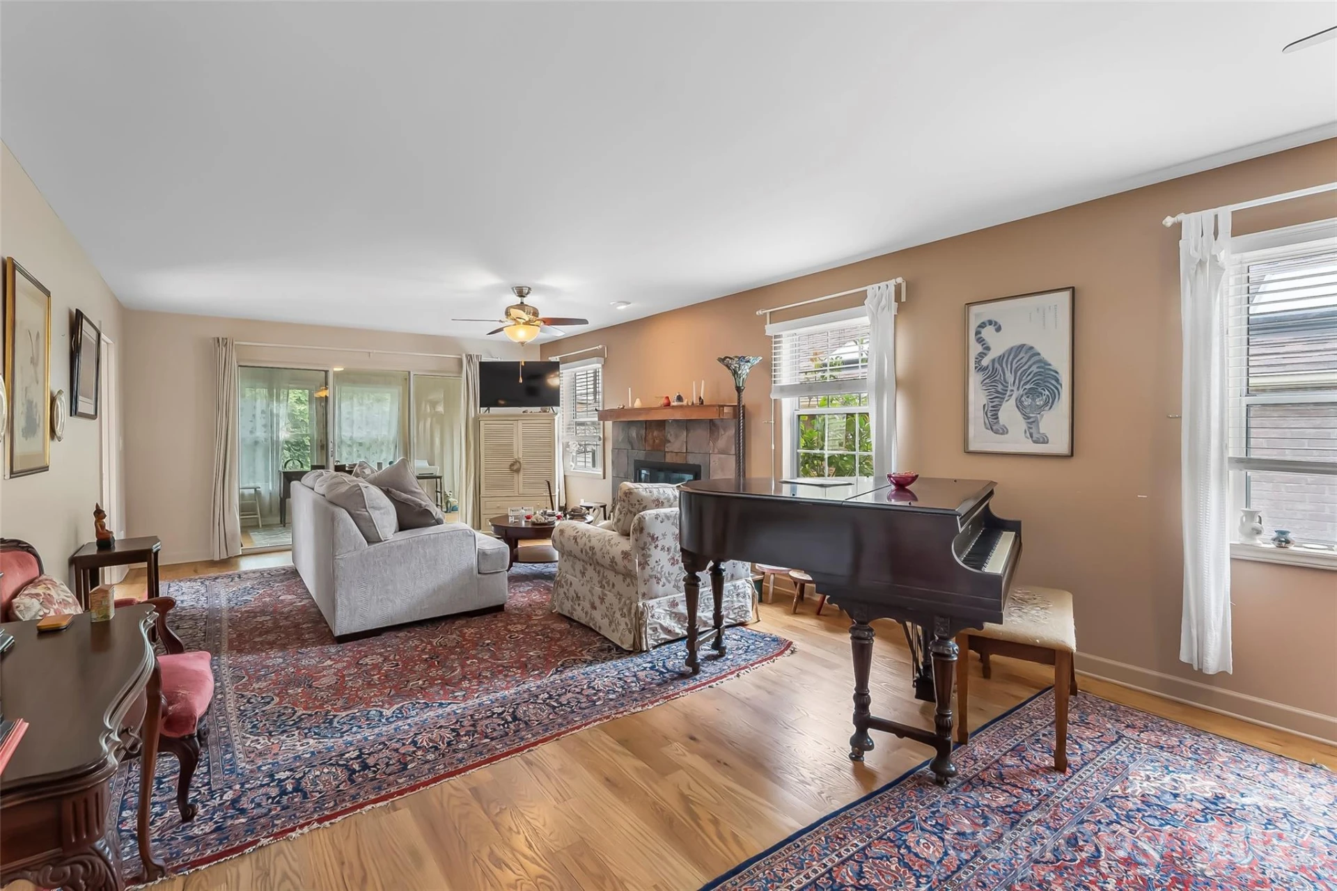 137 Exeter Court - Photo 3