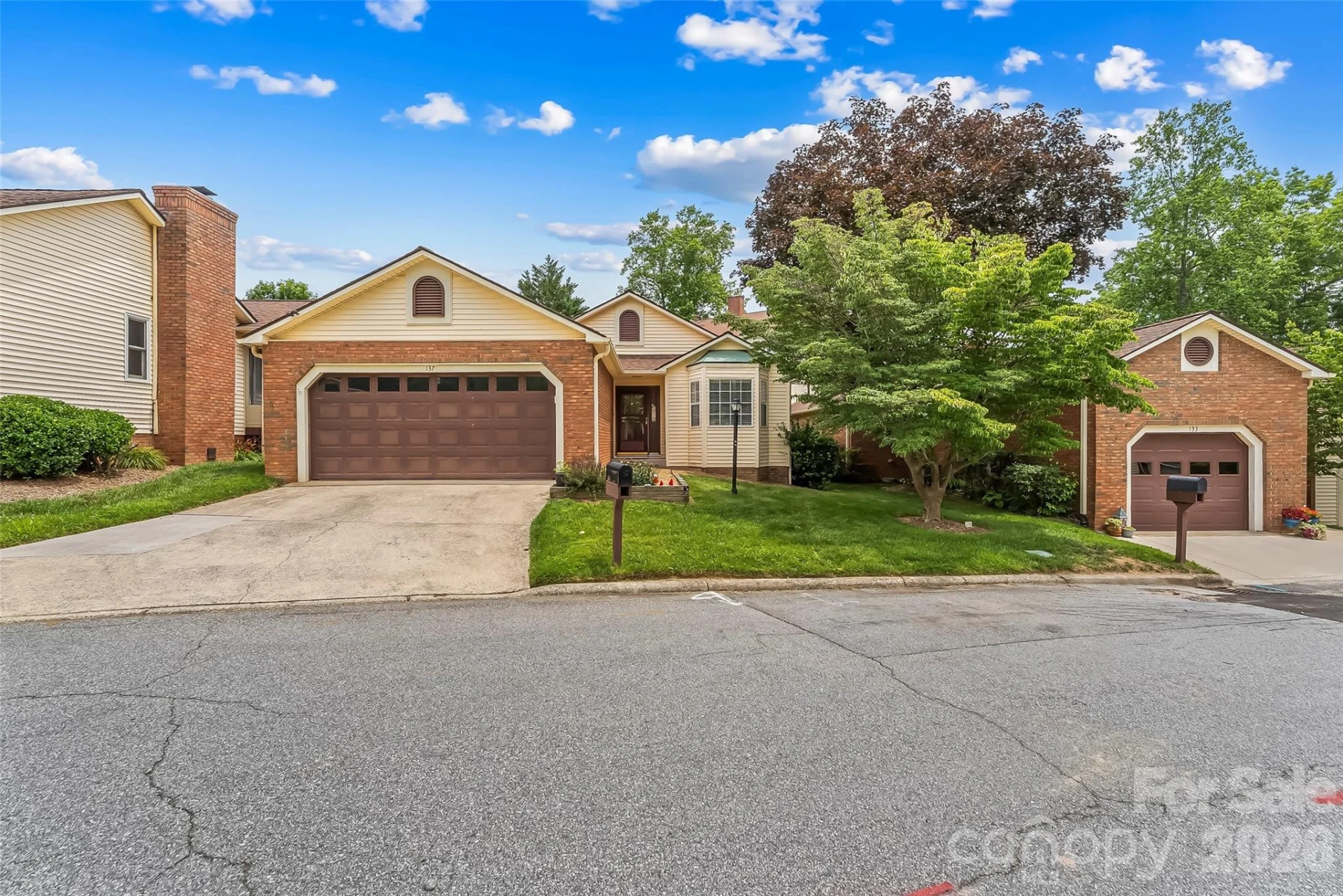 137 Exeter Court - Photo 16