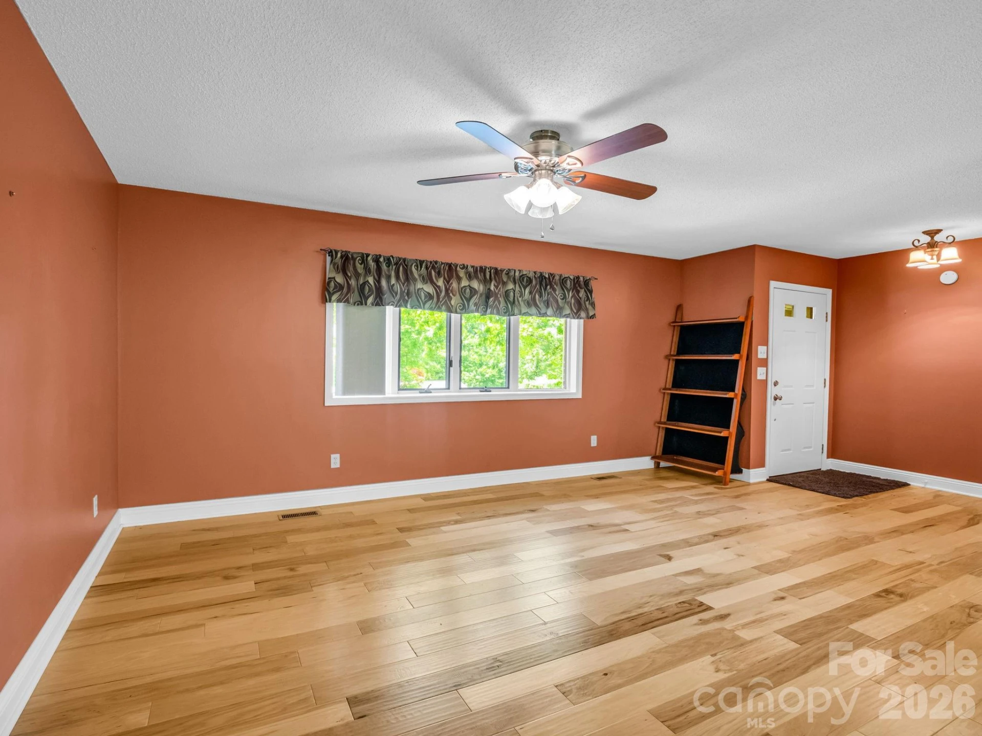 156 Deer Run - Photo 3