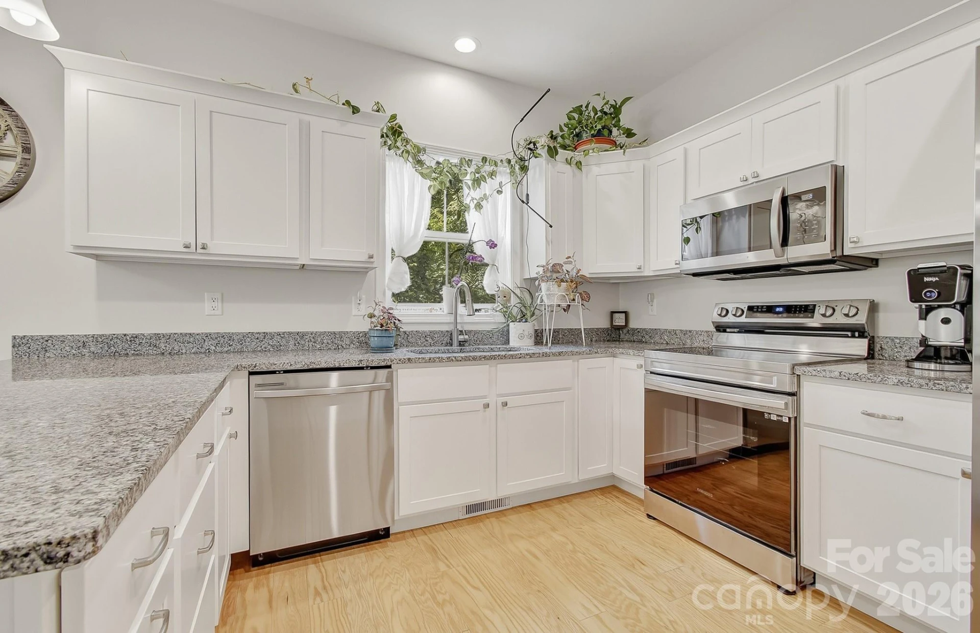 777 High Street - Photo 2