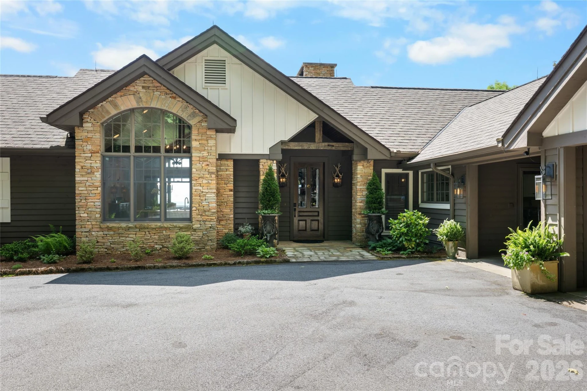 100 Meadow Ridge Drive - Photo 2