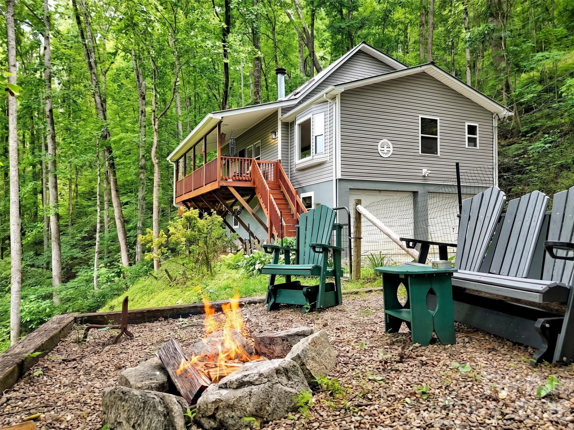 245 Greenview Drive - Photo 3