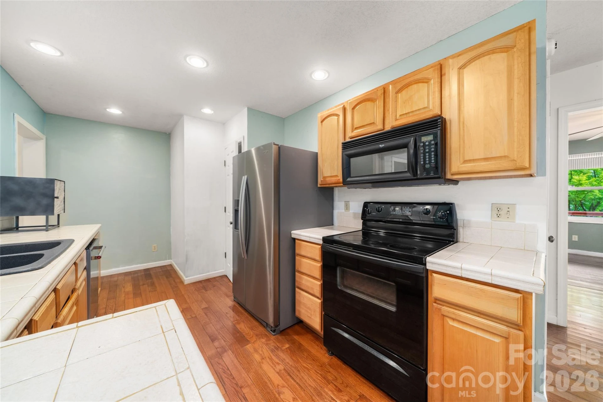 847 N Lakeside Drive - Photo 10