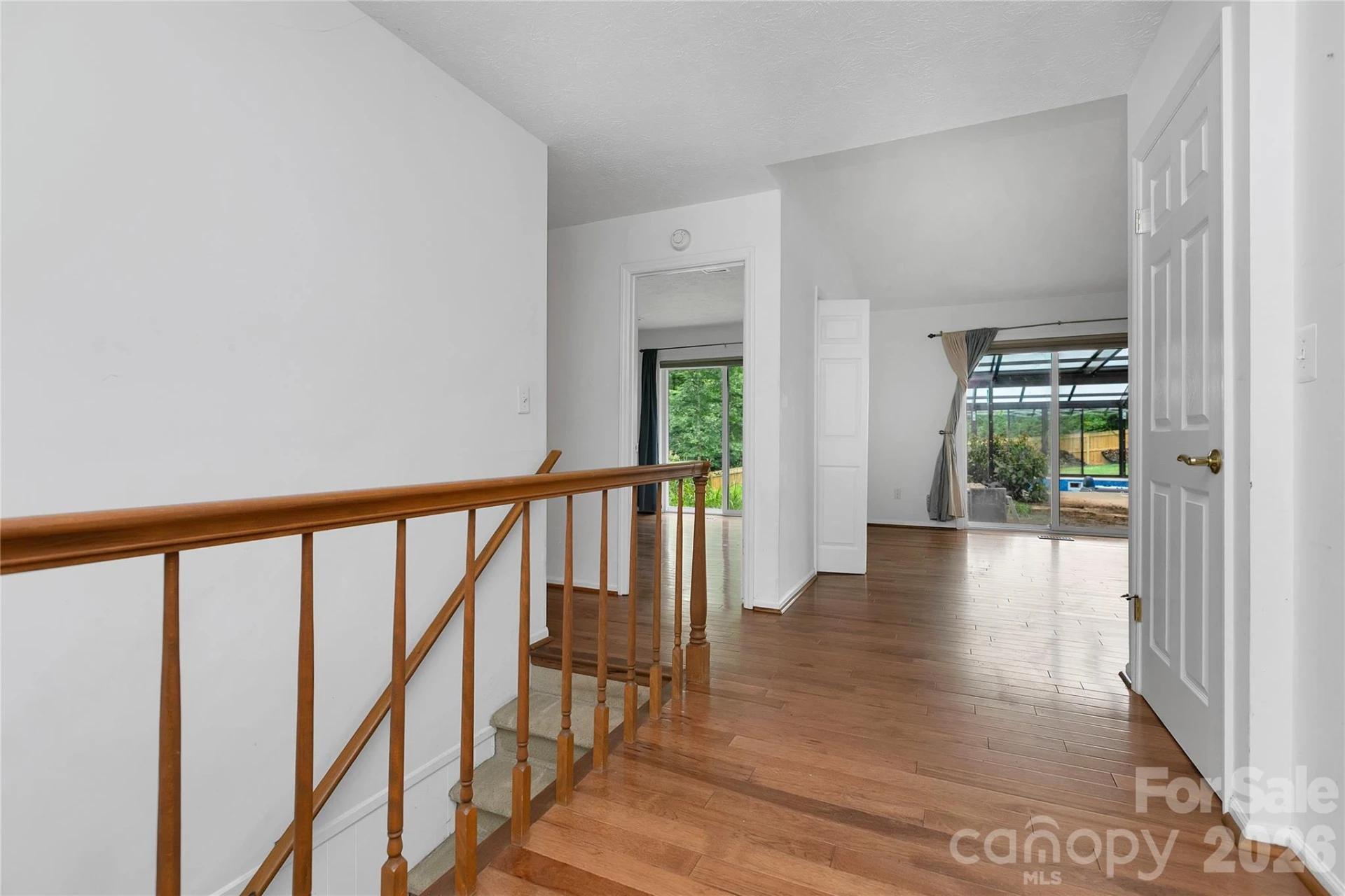 138 Surry Lane - Photo 2
