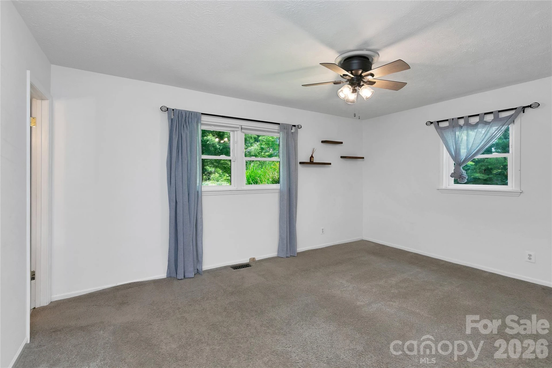 138 Surry Lane - Photo 17