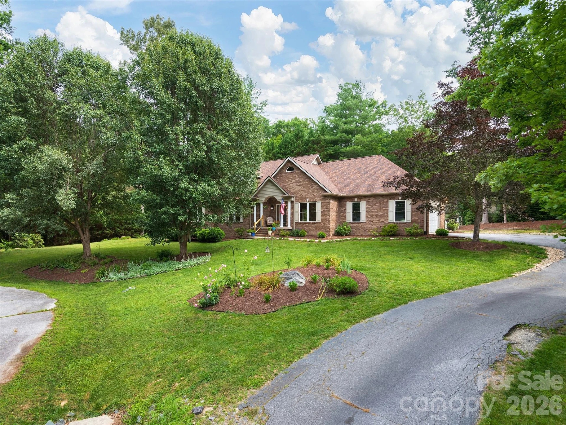104 Arrowood Lane - Photo 2