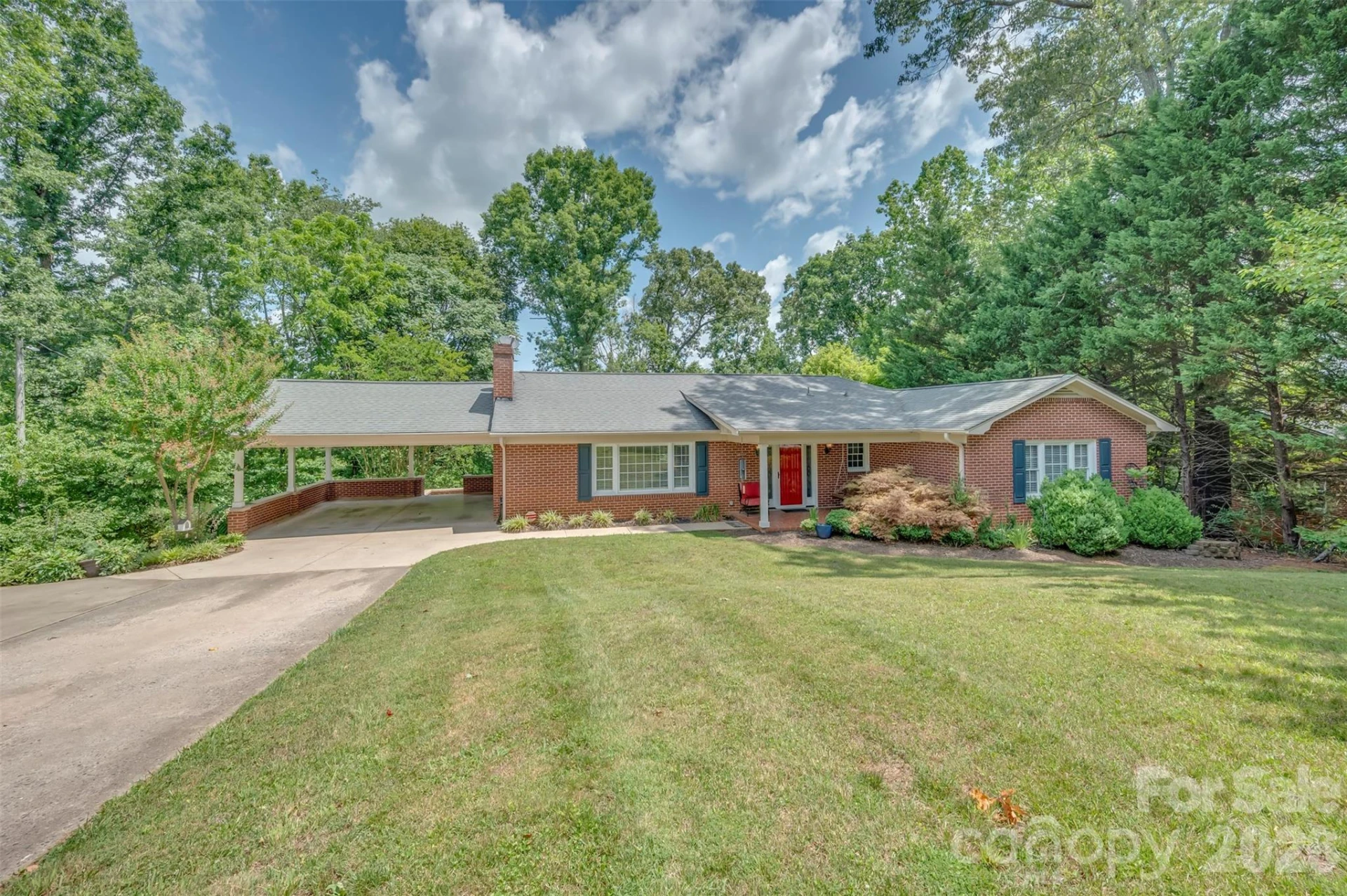 303 Elizabeth Avenue - Photo 4