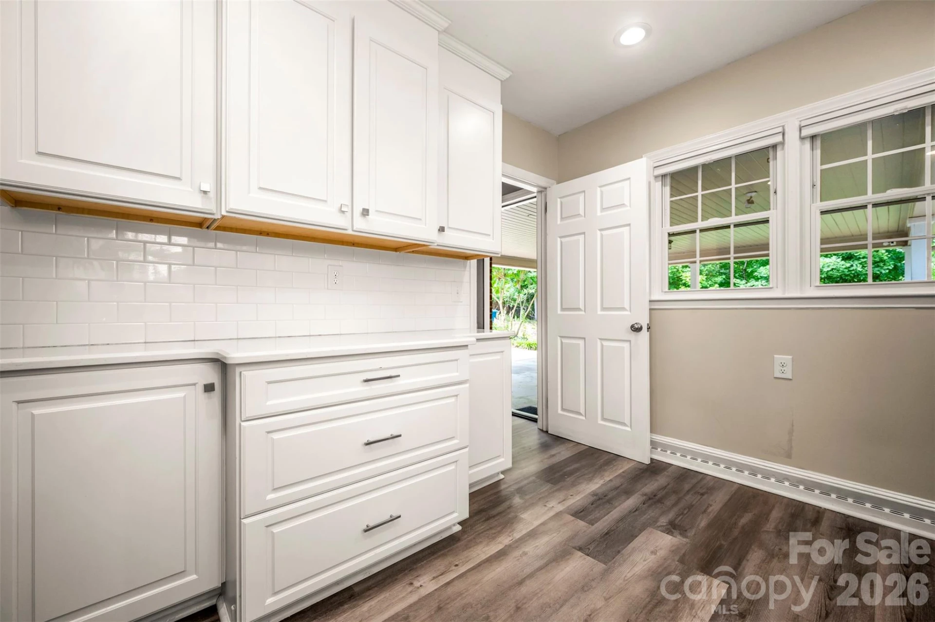 303 Elizabeth Avenue - Photo 17