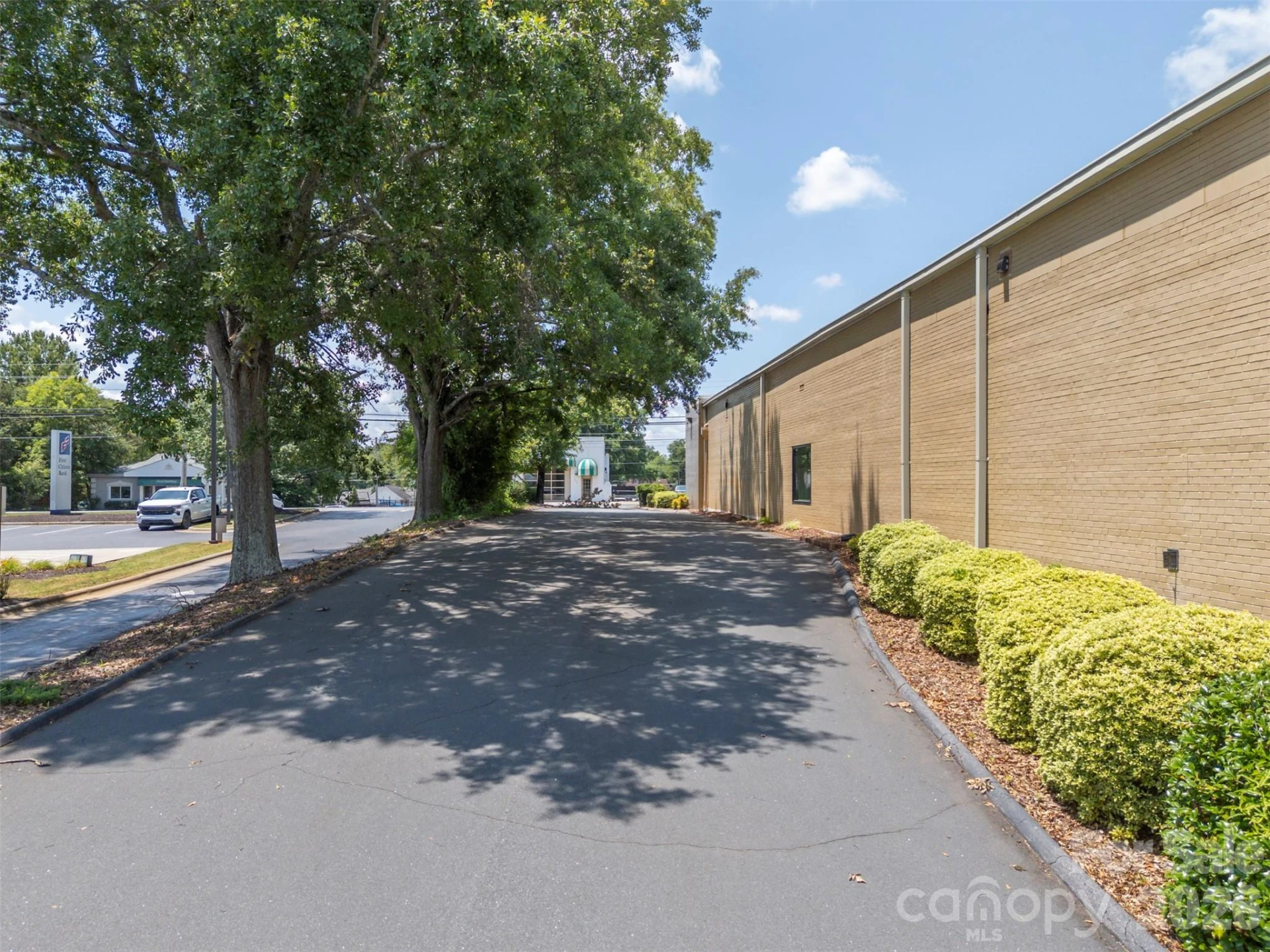 330 W Main Street - Photo 8