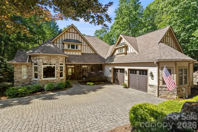 132 Pinnacle Peak Lane, Flat Rock, NC, 28731