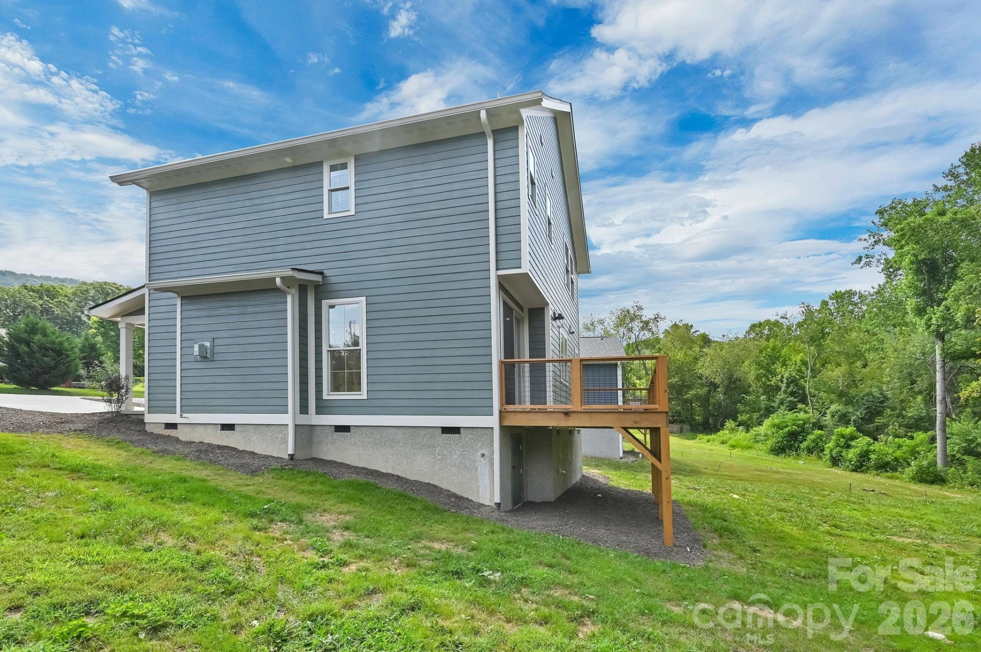 225 Edgewood Road S - Photo 2