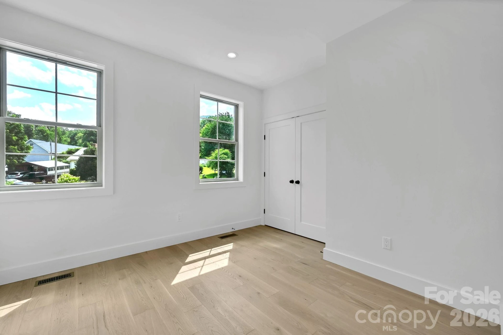 225 Edgewood Road S - Photo 17