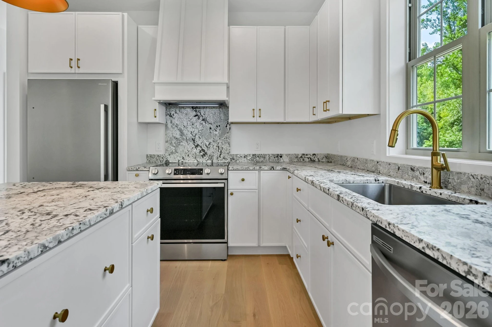 225 Edgewood Road S - Photo 4
