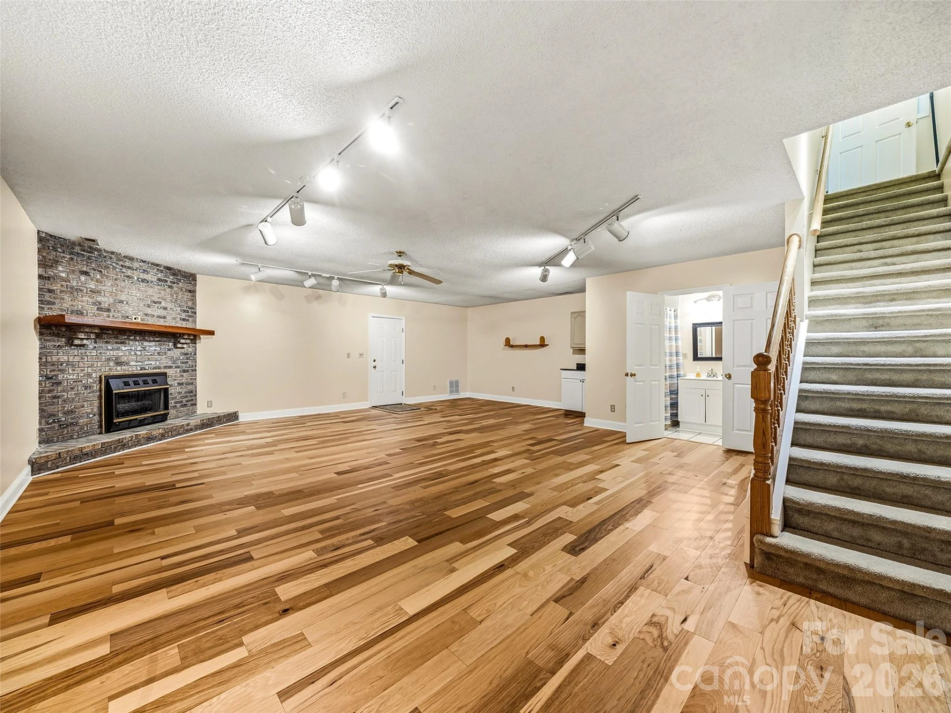 206 Camellia Way - Photo 18