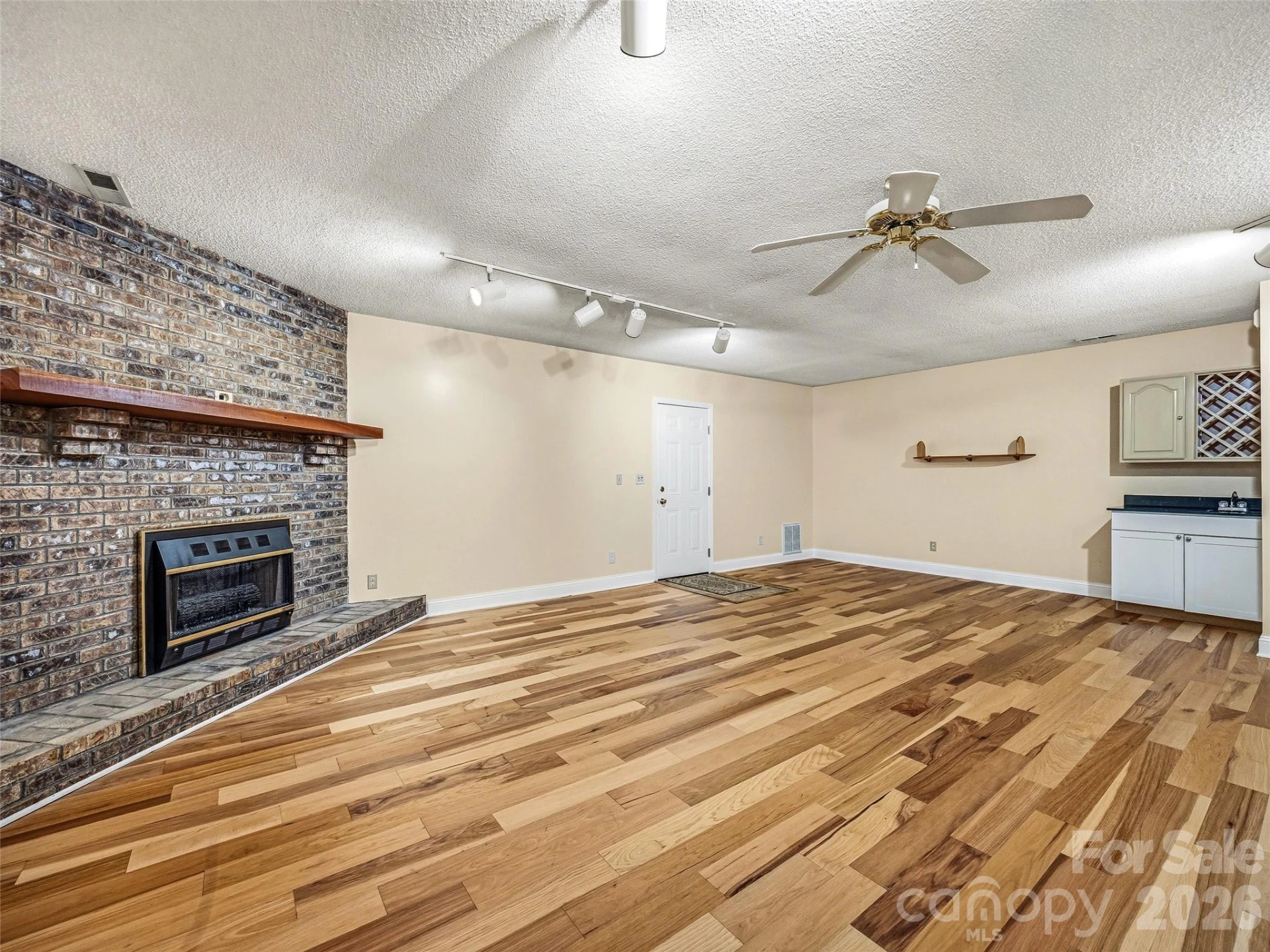 206 Camellia Way - Photo 19