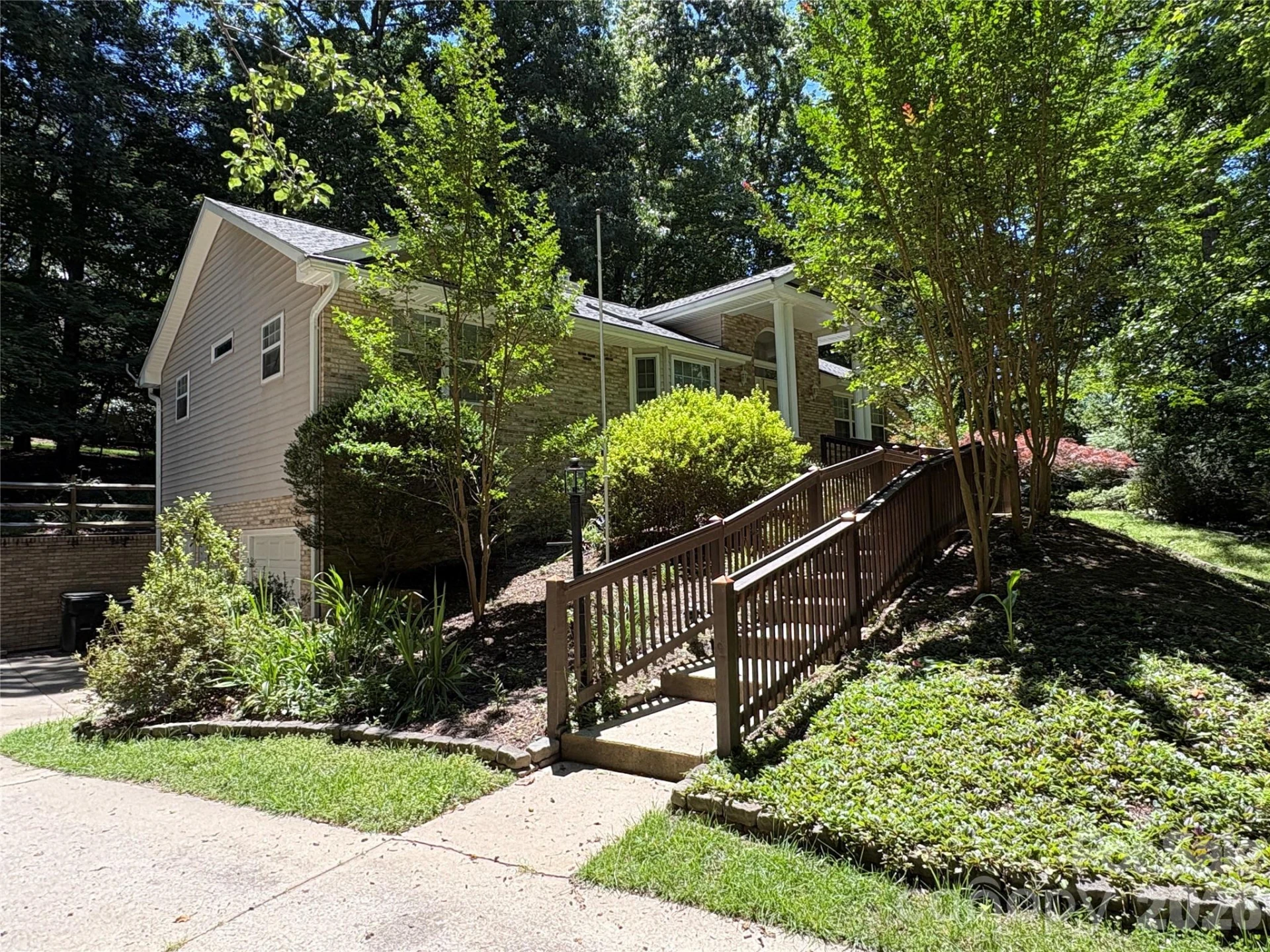 206 Camellia Way - Photo 3