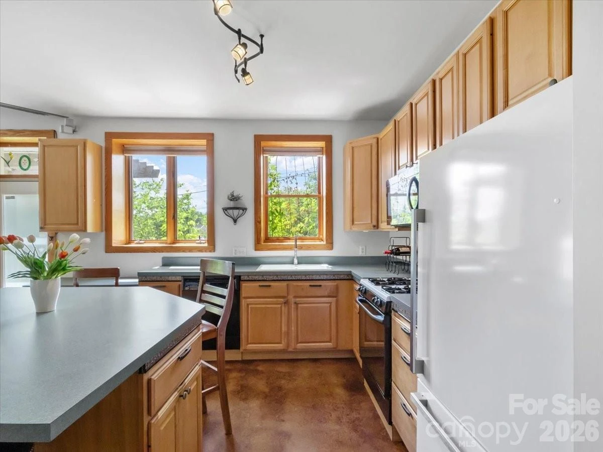 96 Woodrow Avenue - Photo 15