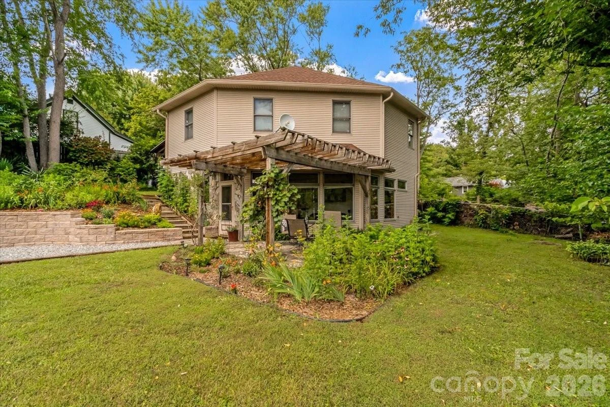 96 Woodrow Avenue - Photo 3