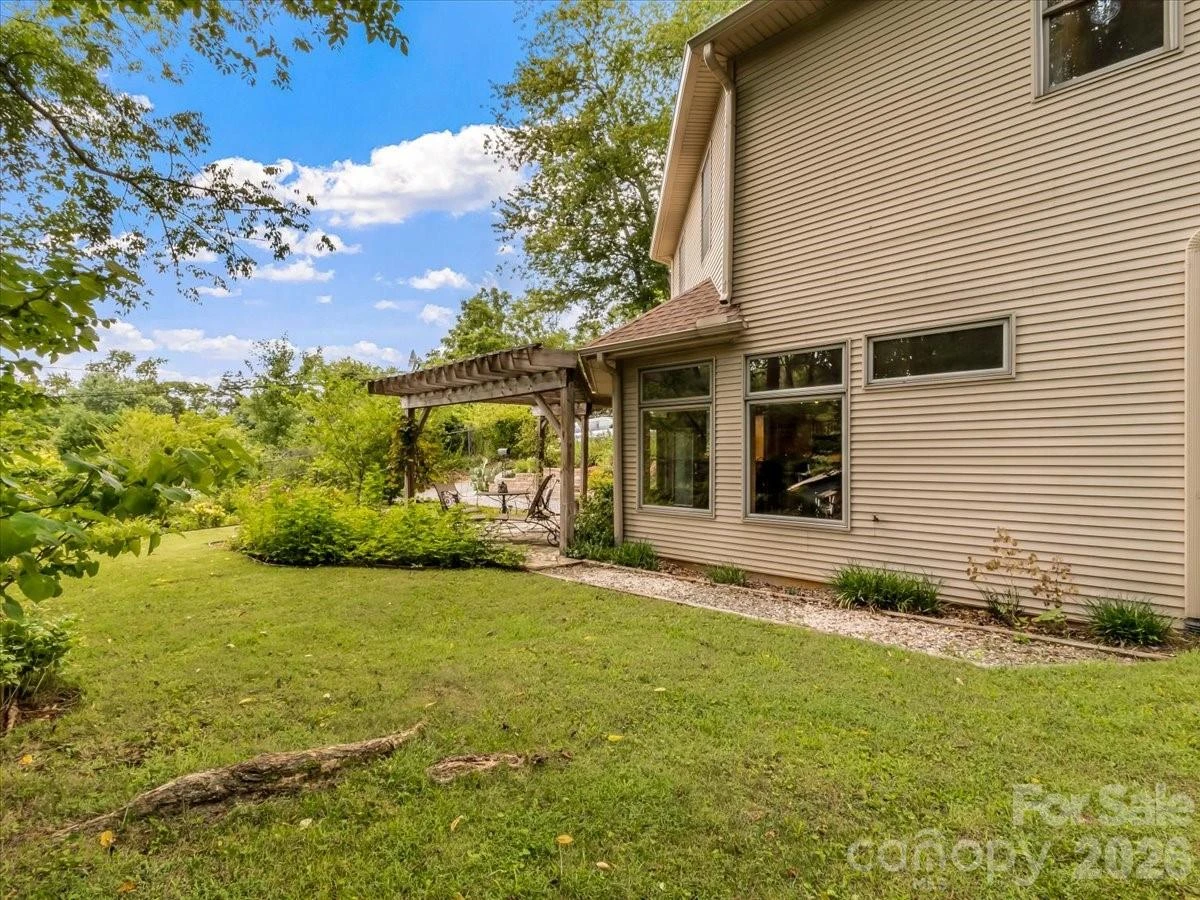 96 Woodrow Avenue - Photo 4