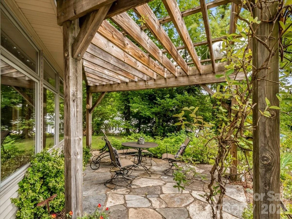 96 Woodrow Avenue - Photo 6