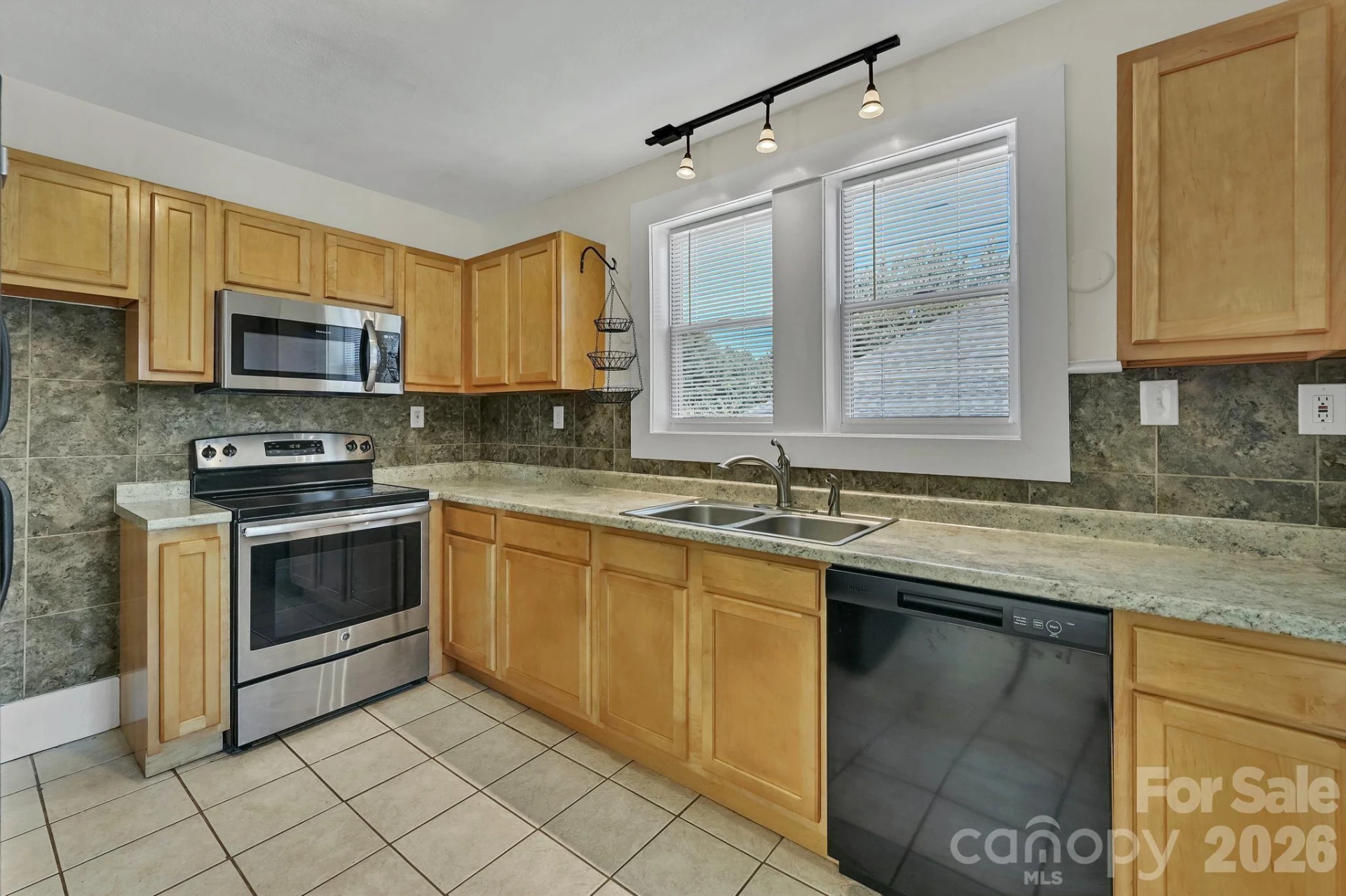 10 Enka Oak Street - Photo 16