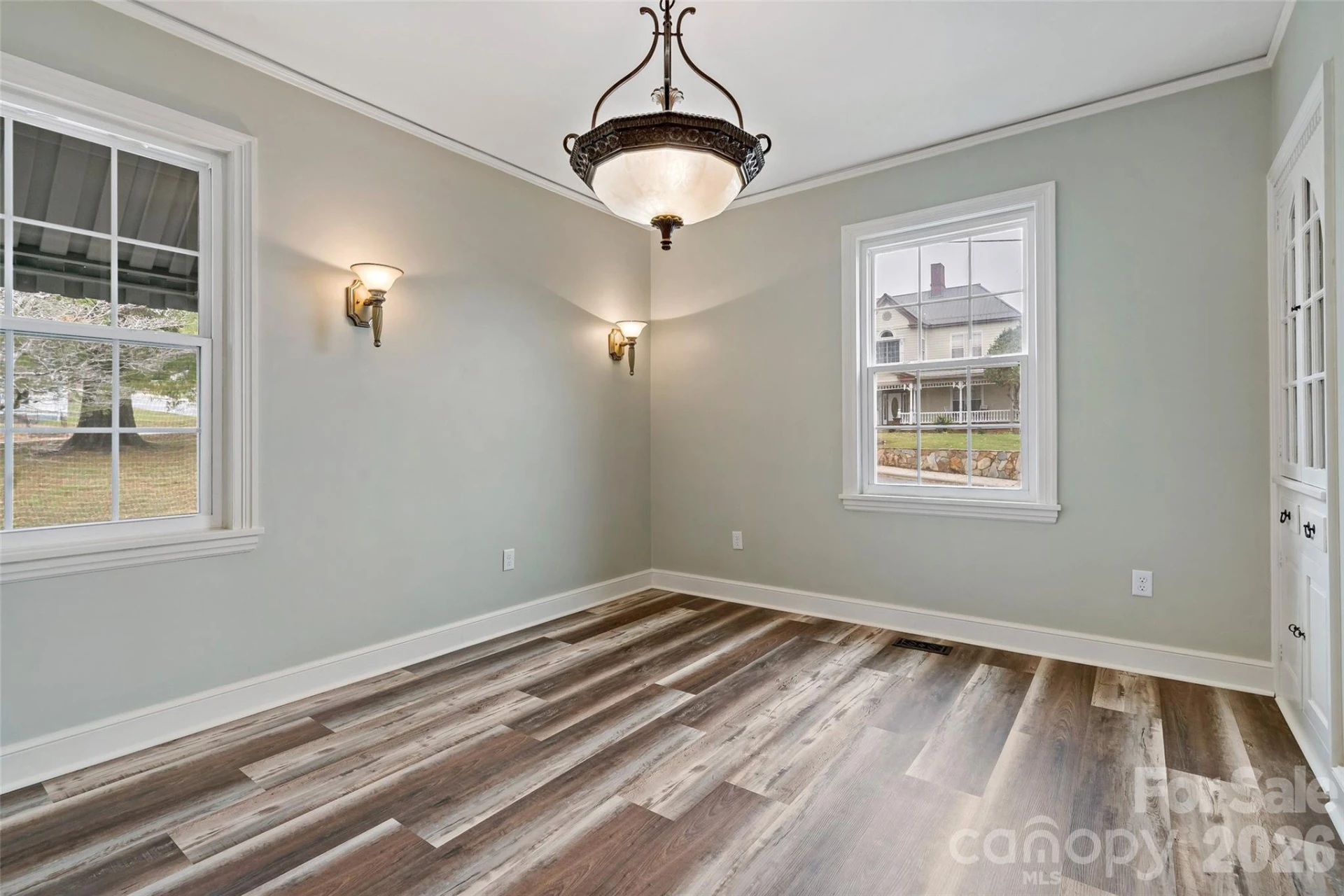 141 N Madison Street - Photo 11