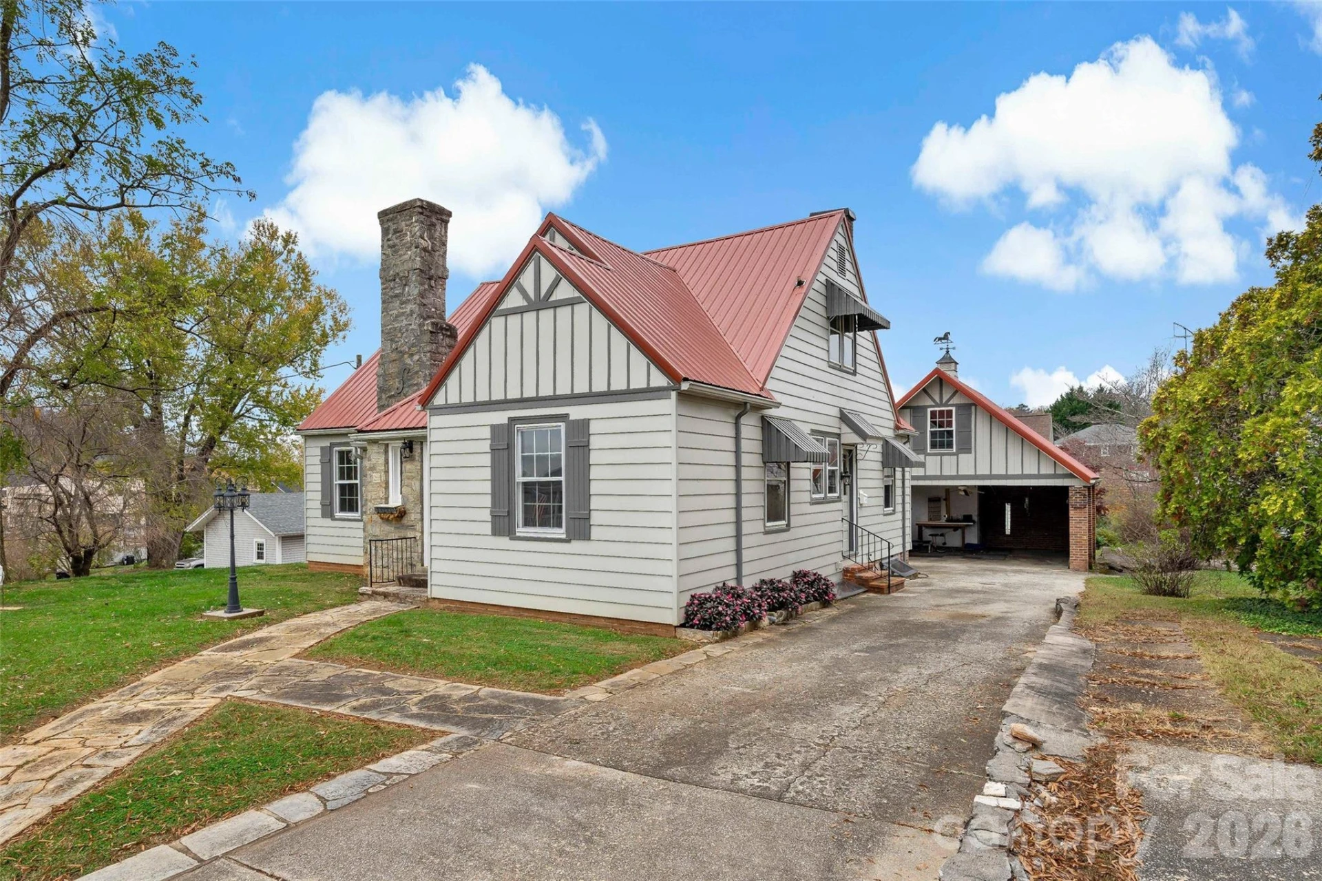 141 N Madison Street - Photo 3