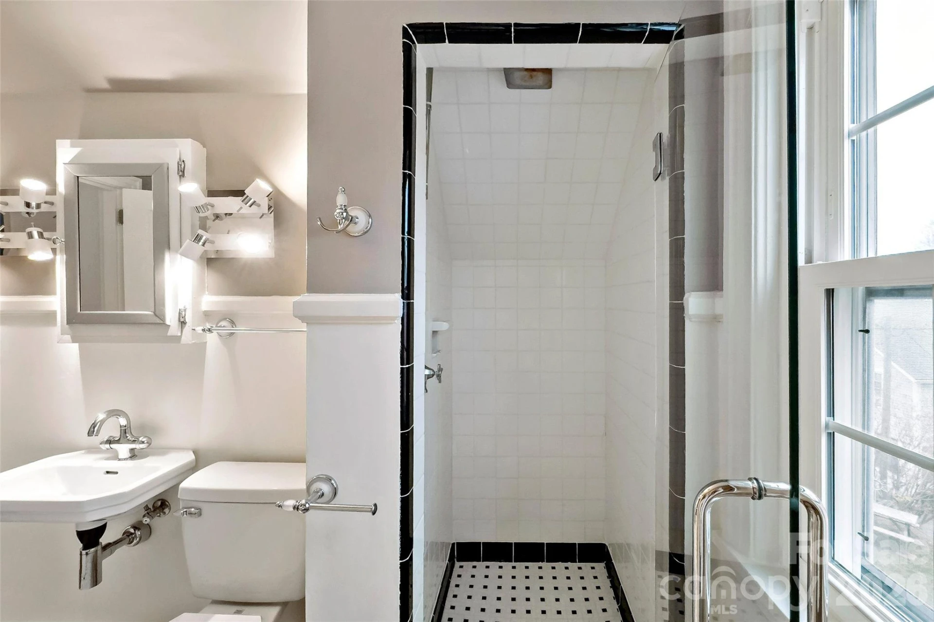 141 N Madison Street - Photo 29