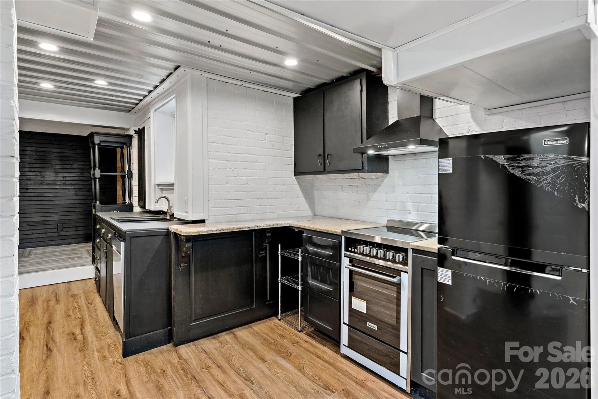 141 N Madison Street - Photo 38