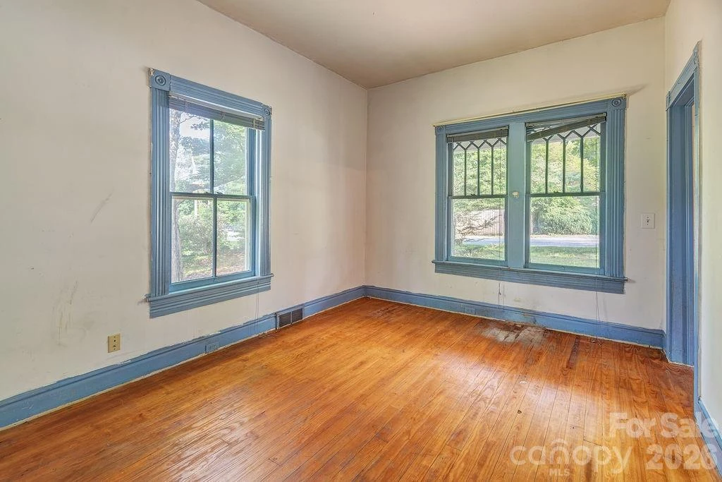 648 Lakeshore Drive - Photo 13