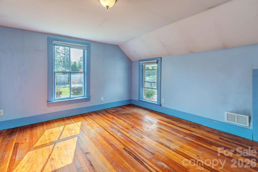 648 Lakeshore Drive - Photo 18
