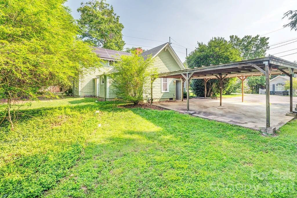 648 Lakeshore Drive - Photo 5