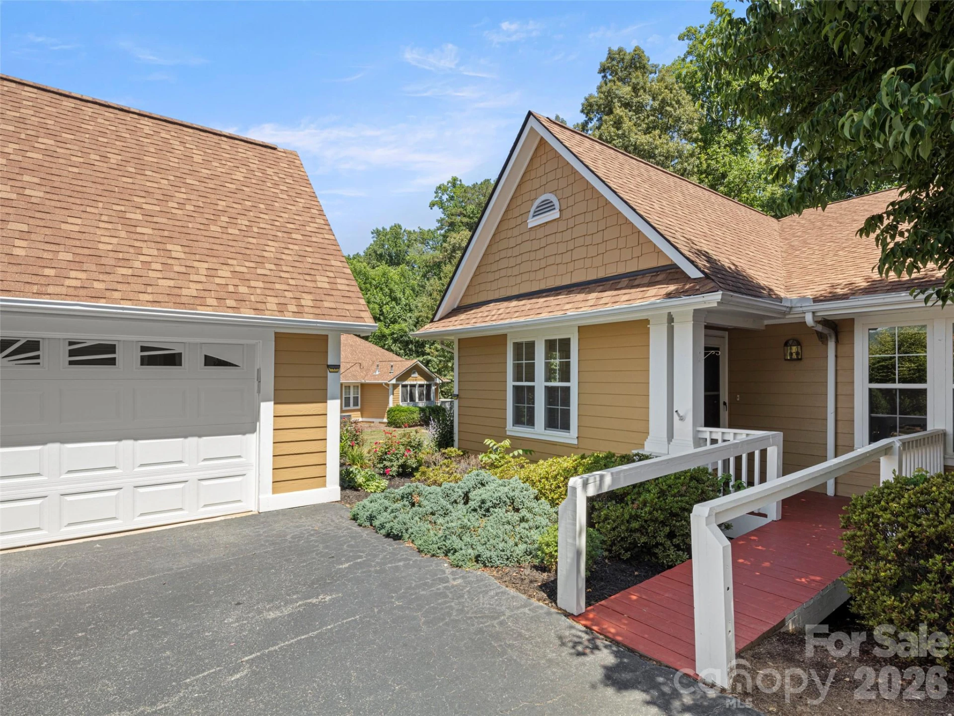 1301 Hyde Park Drive - Photo 2