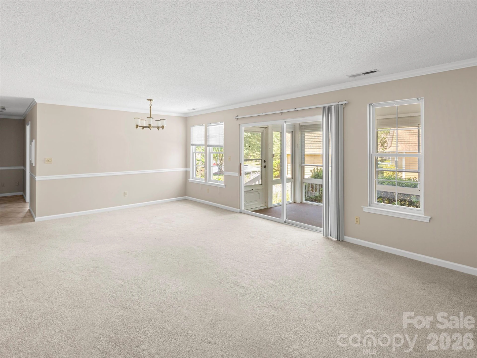1301 Hyde Park Drive - Photo 5