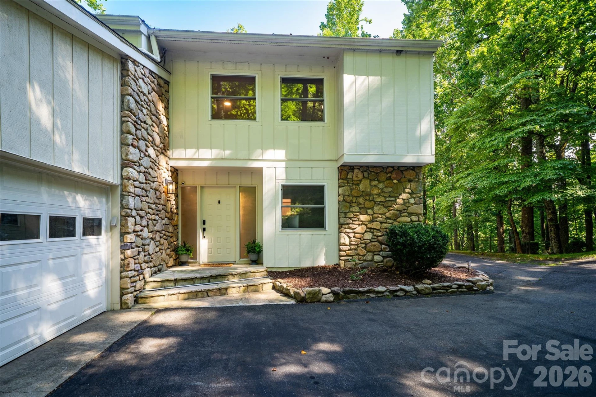 27 Walnut Drive - Photo 2