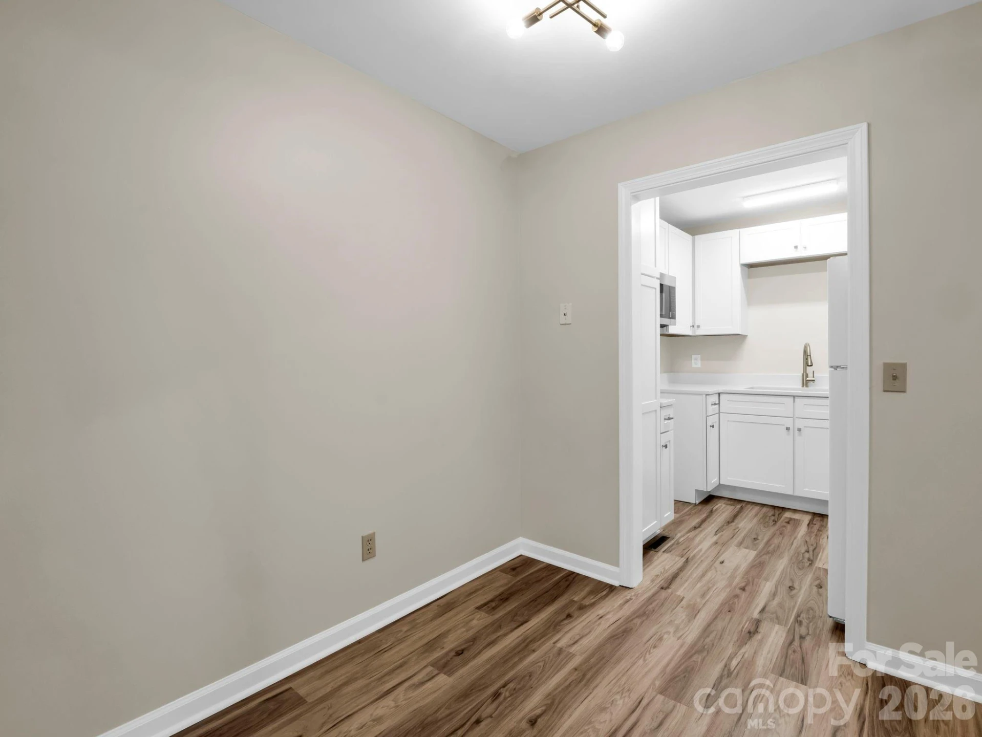 520 Courtwood Lane #4 - Photo 10